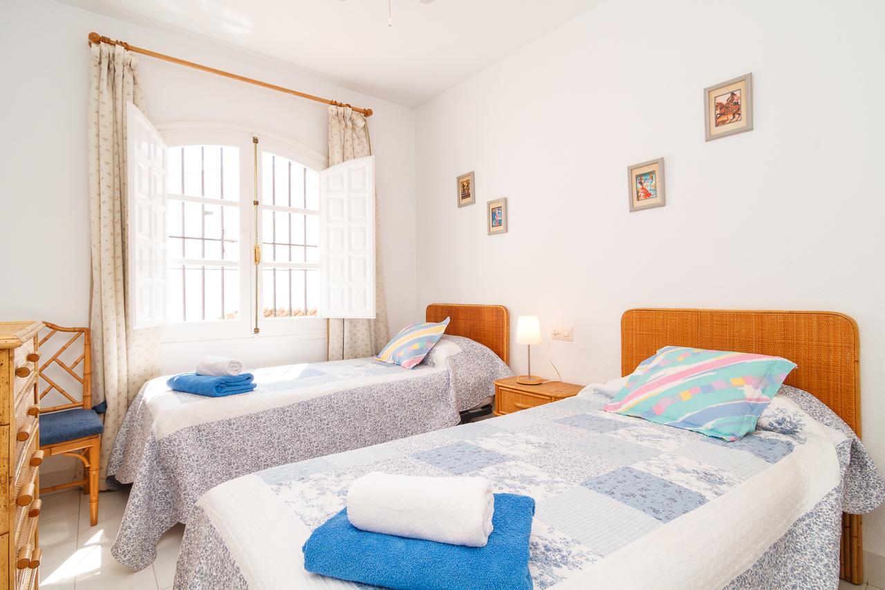 Los Pinos 23 Villas Casasol نيرخا المظهر الخارجي الصورة