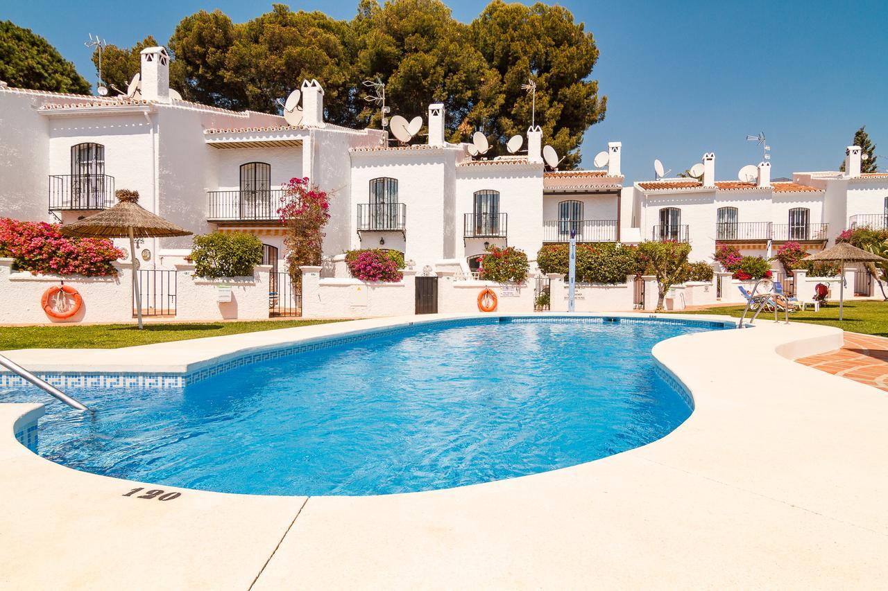 Los Pinos 23 Villas Casasol نيرخا المظهر الخارجي الصورة
